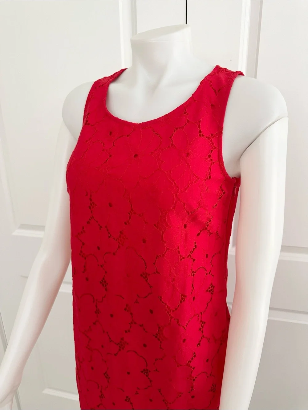 Banana Republic Vibrant Red Floral Lace Sleeveless Shift Dress - Americana - Picture 4 of 17
